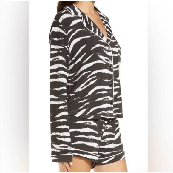 NEW! Rails Eva Pajama Set Black Watercolor Tiger Stripes Shorts Oversized XS - Picture 1 of 11